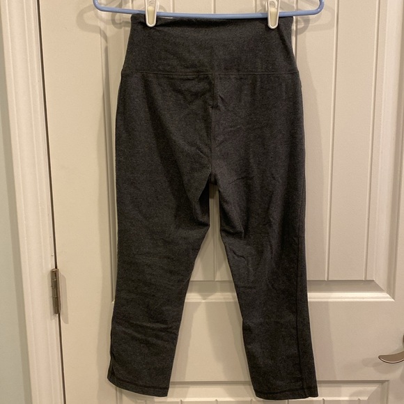 Workout capris - Picture 3 of 5